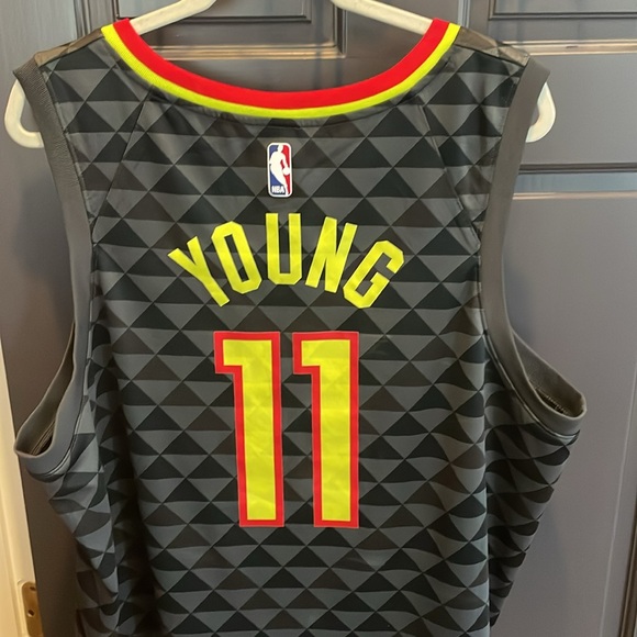 NBA Hawks! Trae Young never wore jersey - Picture 2 of 4